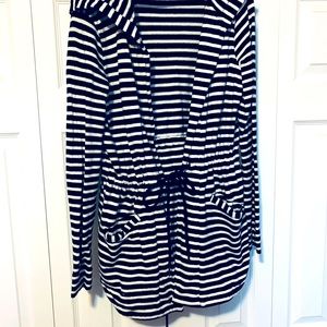 Stripped drawstring sweatshirt.